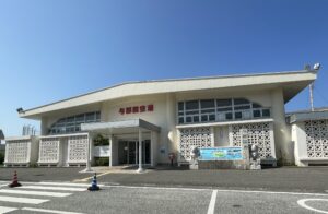 与那国空港のターミナル建物