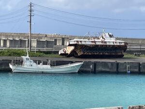 与那国の海と船