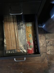 引出しに入っている台所の小物